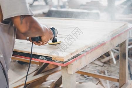 和制材造家具或产品用于建筑或销售木匠在材工厂建造家具供出售背景